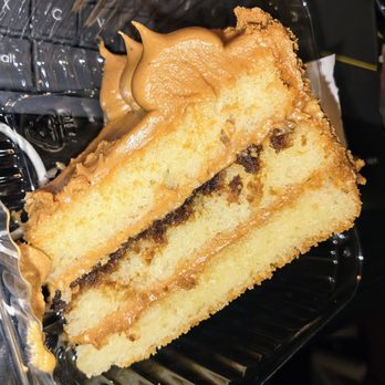 Giant Eagle - Biscoff Cookie Butter Cake - Grocery Near Me - Warren, Ohio