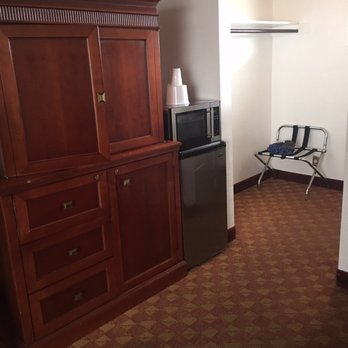 Le Chateau Inn - That carpet needs to go - Hotels Near Me - Florence, Oregon
