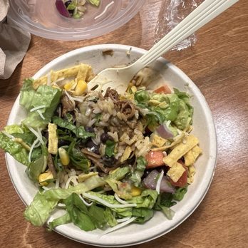QDOBA Mexican Eats - small brisket bowl - Fast Food Near Me - Farmingdale, New York QDOBA Mexican Eats - small brisket bowl - Fast Food Near Me - Farmingdale, New York
