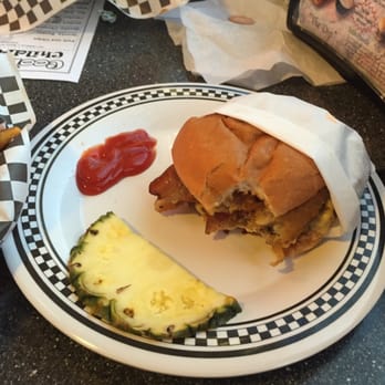 Cool Cat Cafe - The Duke burger - American Near Me - Pismo Beach, California