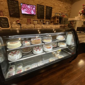 Pie and Cake - a display of cakes in a bakery - Desserts Near Me - Brownsville, Texas Pie and Cake - a display of cakes in a bakery - Desserts Near Me - Brownsville, Texas