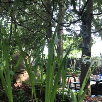 Café Santropol - Outside seating area - Sandwiches Near Me - Montreal, Quebec