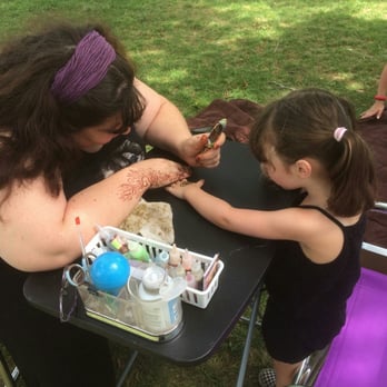 Crescent Moon Henna - Henna Artists Near Me