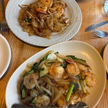 Kala Thai Cookery - Char Kway Teow, Stir Fried Garlic with shrimp - Thai Near Me - Boston, Massachusetts Kala Thai Cookery - Char Kway Teow, Stir Fried Garlic with shrimp - Thai Near Me - Boston, Massachusetts