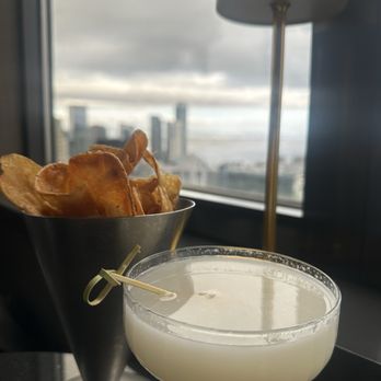 The View Lounge - Lychee martini and potato chips - Lounges Near Me - San Francisco, California The View Lounge - Lychee martini and potato chips - Lounges Near Me - San Francisco, California
