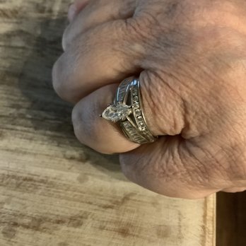 Golden Petal Designs - Another great ring by Dave Braswell - Florists Near Me - Winter Haven, Florida