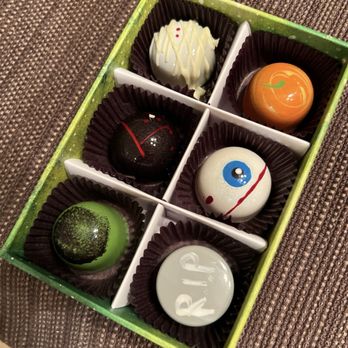 Colorado Cocoa Pod - Halloween 2024 - Chocolatiers & Shops Near Me - Denver, Colorado Colorado Cocoa Pod - Halloween 2024 - Chocolatiers & Shops Near Me - Denver, Colorado