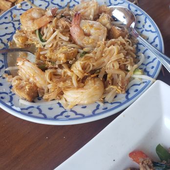 Dara Thai - Pad Thai - Thai Near Me - Belmont, California
