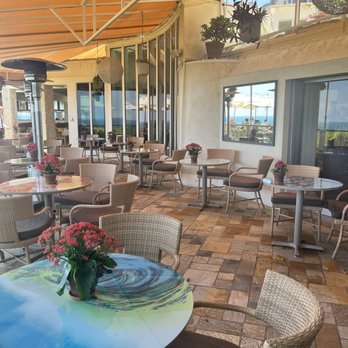 Geoffrey's Malibu - inside - Seafood Near Me - Malibu, California
