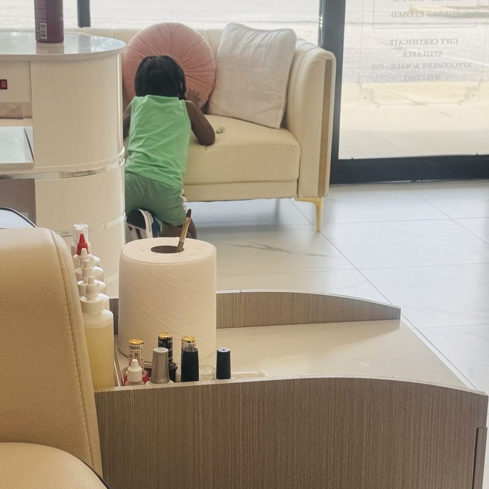 Tip N Toe Nails & Spa - Waiting area - Nail Salons Near Me - Gulf Breeze, Florida Tip N Toe Nails & Spa - Waiting area - Nail Salons Near Me - Gulf Breeze, Florida