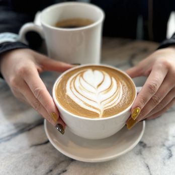 C Market Coffee - Apple Chai Latte with doppio (2 espresso shots) - Coffee Roasteries Near Me - Coquitlam, British Columbia C Market Coffee - Apple Chai Latte with doppio (2 espresso shots) - Coffee Roasteries Near Me - Coquitlam, British Columbia