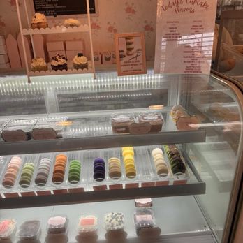 The Flour Petal Bakery - Bakeries Near Me - Magnolia, Texas