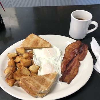 Becky Thatcher's Diner - What's for Breakfast - American Near Me - Hannibal, Missouri Becky Thatcher's Diner - What's for Breakfast - American Near Me - Hannibal, Missouri