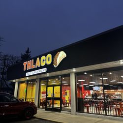 Thlaco Taco Tijuanense 2 - Outside