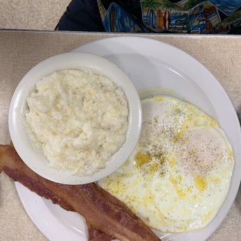 Coffee Cup Restaurant - Grits, Eggs over Medium & Bacon - Breakfast & Brunch Near Me - Pensacola, Florida