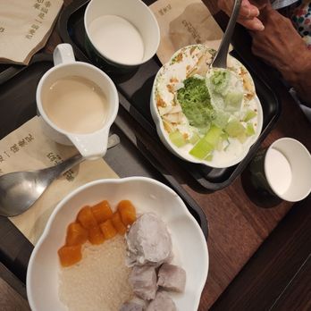 Makkee Dessert - Taro with oat milk and the matcha - Desserts Near Me - Rowland Heights, California