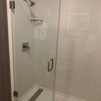 Courtyard by Marriott Norwich - Shower - Hotels Near Me - Norwich, Connecticut Courtyard by Marriott Norwich - Shower - Hotels Near Me - Norwich, Connecticut