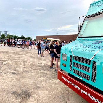 Zuzu's Sweet Creamery - people standing in line - Food Trucks Near Me Zuzu's Sweet Creamery - people standing in line - Food Trucks Near Me