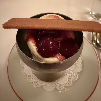 Le Veau D’Or - French Near Me - New York, New York