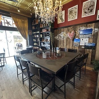 The Secret Stash Pizzeria - Cool table for 12. - Pizza Near Me - Crested Butte, Colorado