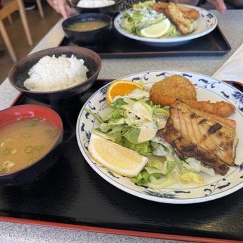 Gombei - Gombe lunch special with fish - Japanese Near Me - San Jose, California Gombei - Gombe lunch special with fish - Japanese Near Me - San Jose, California