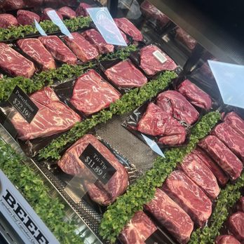 Harris BBQ - Meat counter - Barbeque Near Me - Coalinga, California
