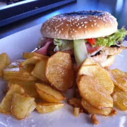 Sutra Beach - (Burned) Chicken Burger