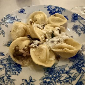 Giusto Newport - Leek Pansotti ‧ mascarpone, ramp, morel - Italian Near Me - Newport, Rhode Island Giusto Newport - Leek Pansotti ‧ mascarpone, ramp, morel - Italian Near Me - Newport, Rhode Island