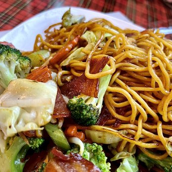 Om Thai Cuisine - bacon chow mein - Thai Near Me - Oak View, California Om Thai Cuisine - bacon chow mein - Thai Near Me - Oak View, California