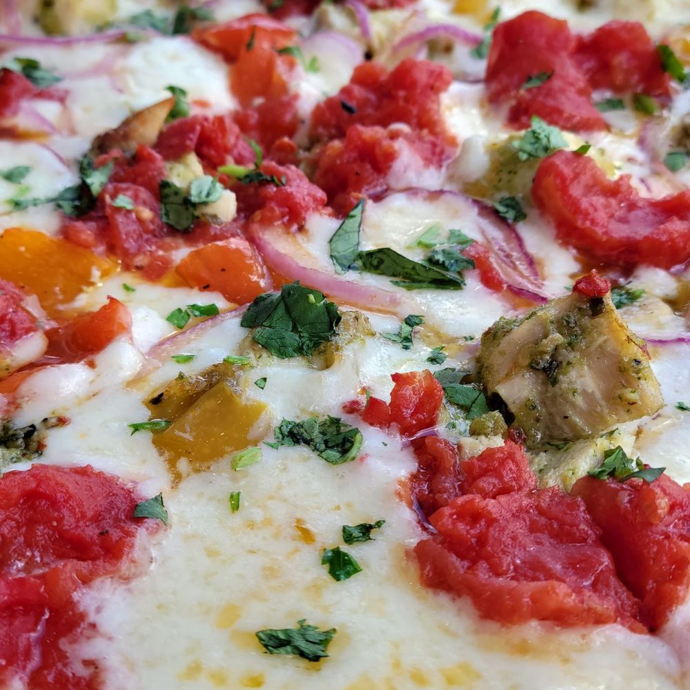 1803 Pizza Kitchen - Spicy Chicken Pizza - Pizza Near Me - Orlando, Florida