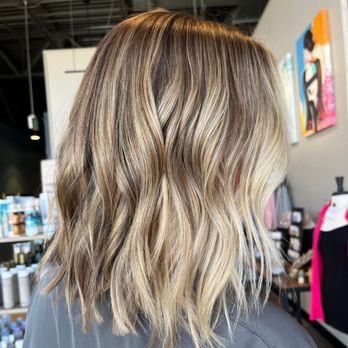 Emily Loves Balayage - Dimensional lived-in blonde highlights - Hair Stylists Near Me - Austin, Texas Emily Loves Balayage - Dimensional lived-in blonde highlights - Hair Stylists Near Me - Austin, Texas