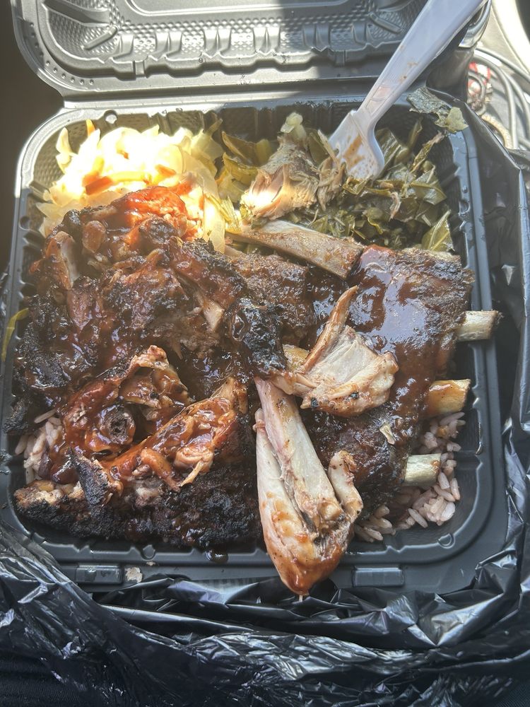 Royalty Jerk Hut Logo
