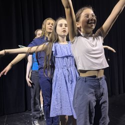 TES Theatre Company - I'm flying!