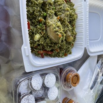 Rosi's Alfajores - Chicken and rice was yum! Those little cookies are good too! - Desserts Near Me - Daly City, California