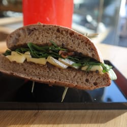 Mutfak Sanatları Akademisi - Camembert Peynirli Sandviç