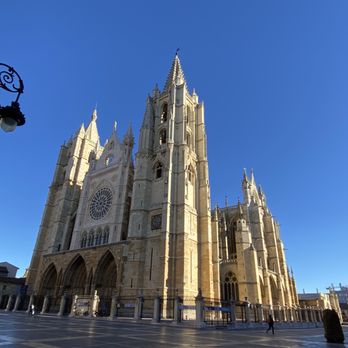 Catedral de León - Exterior - Landmarks & Historical Buildings Near Me - Leon, LE