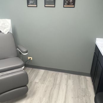 Total Foot and Ankle - Clean and inviting treatment rooms - Podiatrists Near Me - Melrose Park, Illinois Total Foot and Ankle - Clean and inviting treatment rooms - Podiatrists Near Me - Melrose Park, Illinois