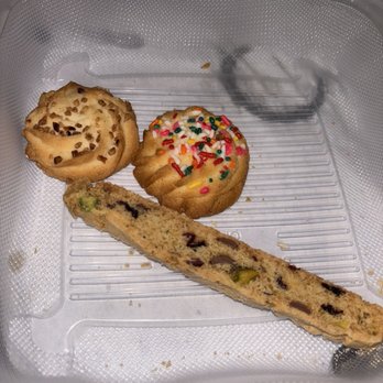 Italian Cucina - Cookies and biscoff that came with the cappuccino - Italian Near Me - Lakeside, California Italian Cucina - Cookies and biscoff that came with the cappuccino - Italian Near Me - Lakeside, California