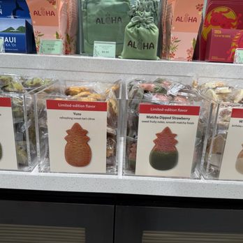 Honolulu Cookie Company - Desserts Near Me - Lahaina, Hawaii