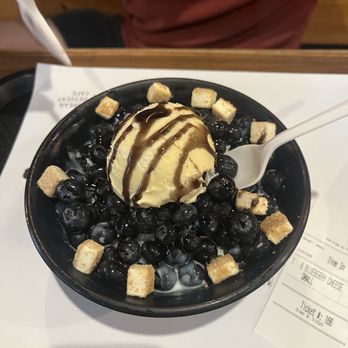 Sul Bing Su - ChungChun - Blueberry Cheesecake Bingsu - Desserts Near Me - Houston, Texas Sul Bing Su - ChungChun - Blueberry Cheesecake Bingsu - Desserts Near Me - Houston, Texas