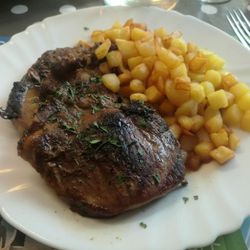 Bar des Sports - Côté de porc avec pommes de terre façon frite