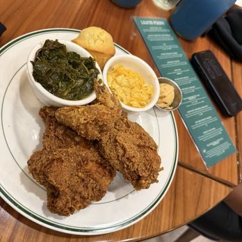Fixins Soul Kitchen - 3 Piece Plate - Soul Food Near Me - Los Angeles, California Fixins Soul Kitchen - 3 Piece Plate - Soul Food Near Me - Los Angeles, California