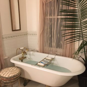 10 Clarke - Amazing bathtub - Bed & Breakfast Near Me - Frederick, Maryland