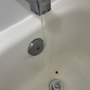 Courtyard by Marriott Charleston Waterfront - Running water in the tub - Hotels Near Me - Charleston, South Carolina Courtyard by Marriott Charleston Waterfront - Running water in the tub - Hotels Near Me - Charleston, South Carolina
