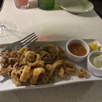 Jake's - Fried calamari with  Vietnamese sauce and lemon basil aioli - New American Near Me - Palm Springs, California