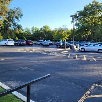 Lake View Funeral Home - Large parking lot - Funeral Services & Cemeteries Near Me - Fairview Heights, Illinois