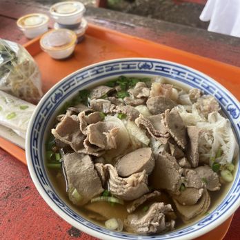 Pho Vientiane Truck - Pho Combo - Beef, Meatball, Tripe, Tendon - Food Trucks Near Me - Hauula, Hawaii