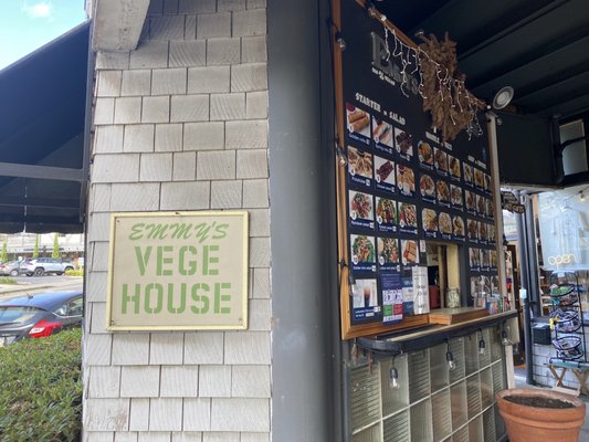 Emmy's Vege House by null