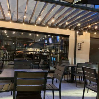 The '401 - Patio- lots of outdoor seating - American Near Me - Bellaire, Texas