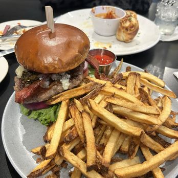 Eddies - Eddie's Burger - Chicken Wings Near Me - Oklahoma City, Oklahoma
